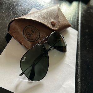 Ray Ban Aviator Sunglasses black frame black lens